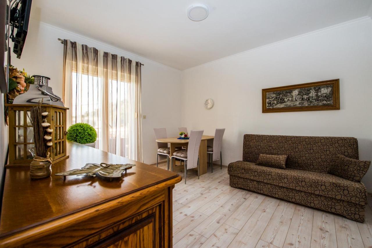 Apartments Nino โปดสตรานา ภายนอก รูปภาพ