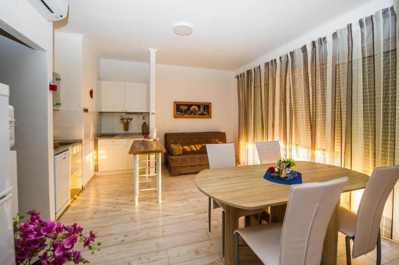 Apartments Nino โปดสตรานา ภายนอก รูปภาพ